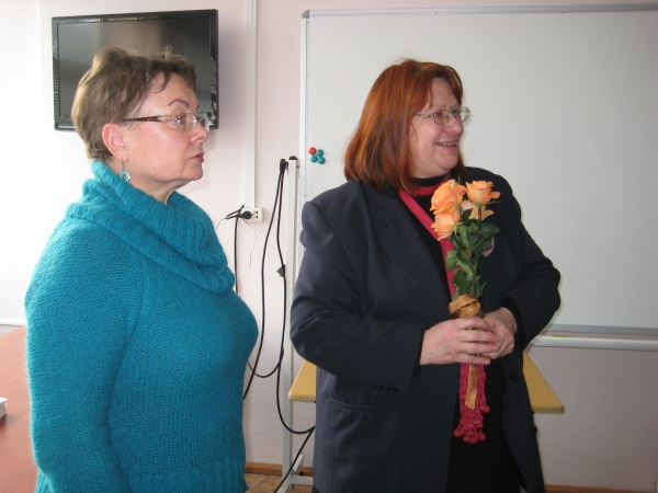 Mokytoja Irena Žusinienė ir rašytoja Gintarė Adomaitytė