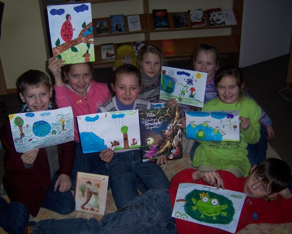 Panevėžio rajono Raguvos bibliotekoje vaikai aktyviai rinko 2011-ųjų Metų knygas