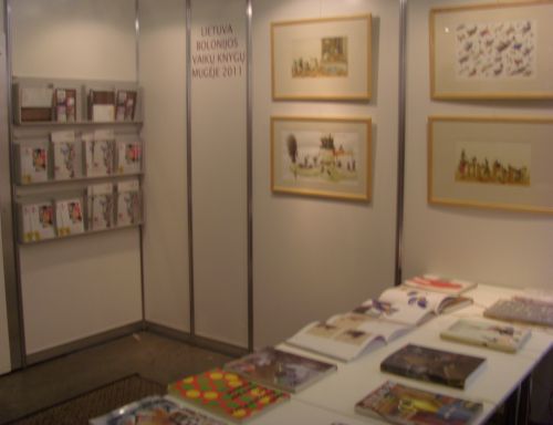Stendas, skirtas Lietuvos dalyvavimui 2011 m. Bolonijos vaikų knygų mugėje. Nuotr. I. Mankevičienės