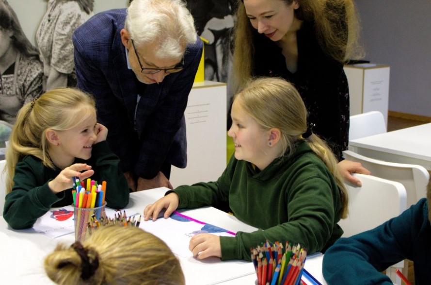 Susitikimas su mokiniais Anykščių L. ir S. Didžiulių viešosios bibliotekos &bdquo;Istorijų dvarelyje&ldquo;. Nuotr. Anykščių L. ir S. Didžiulių viešosios bibliotekos