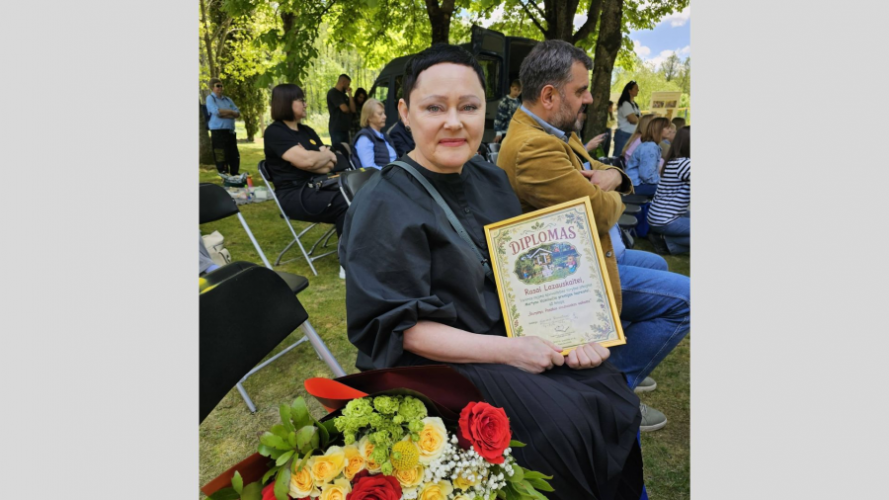 Martyno Vainilaičio premijos laureatė Rasa Lazauskaitė. Nuotr. &scaron;altinis &ndash; Varėnos rajono savivaldybės vie&scaron;oji biblioteka